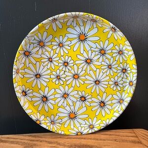 Vintage daisy metal serving tray